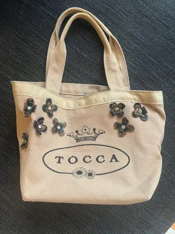 TOCCA 꽃 모티브 토트백 베이지