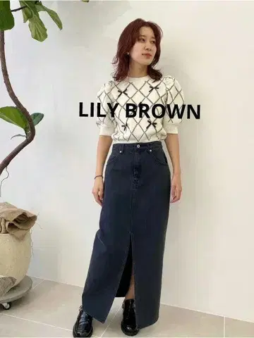 LILY BROWN 릴리 브라운 스트레이트 데님 스커트 타이트
