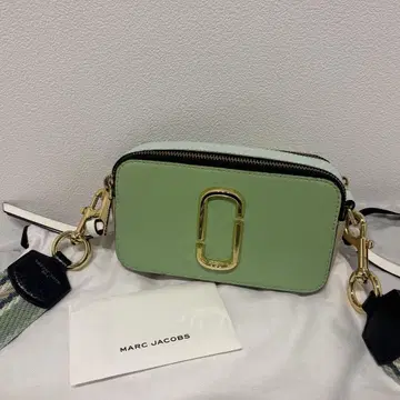 MARC JACOBS 백
