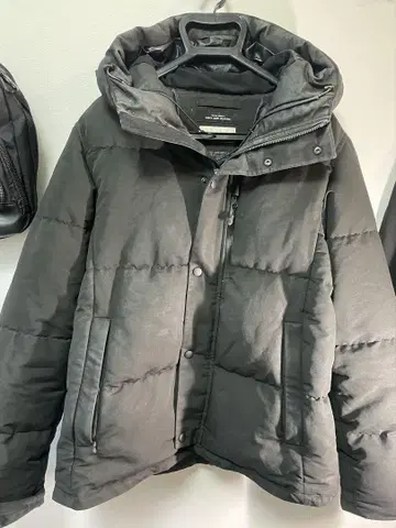 블랙 다운 자켓 탈부착 후드 부착