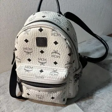 MCM 화이트 로고 스터드 백팩