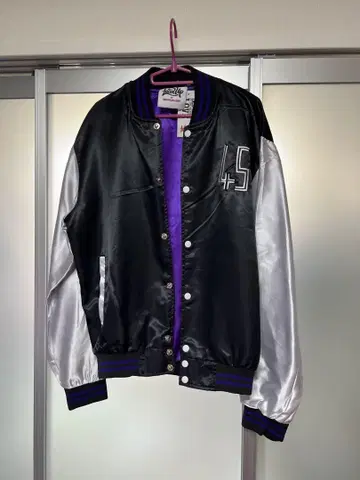 조던 45 바시티 자켓 M 블랙/실버/퍼플