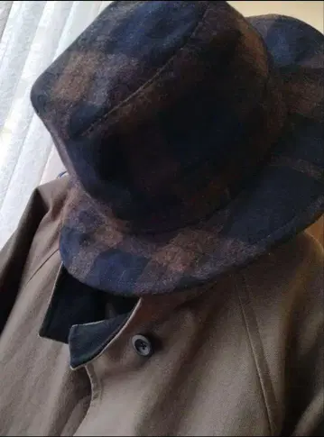 프레이아 아이디 체크 무늬 햇