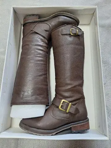브라운 버클 롱 부츠