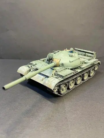 zvezda 1/35 소련 주력 탱크 T-62