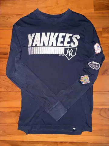 Yankees 로고 긴팔 티셔츠 네이비