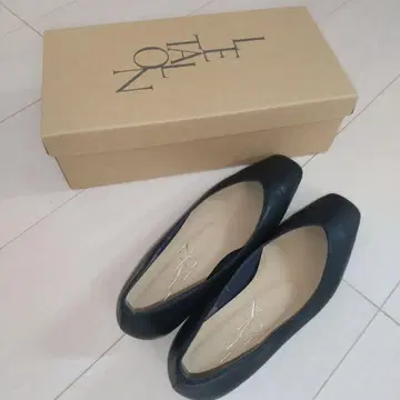 LE TALON 블랙 플랫슈즈