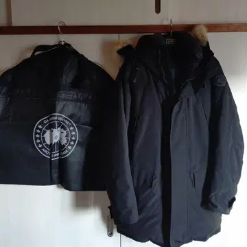 Canada Goose 블랙 다운 자켓
