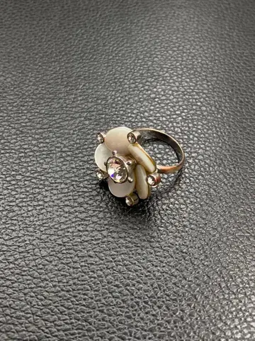 Vintage Flower Line Stone Ring