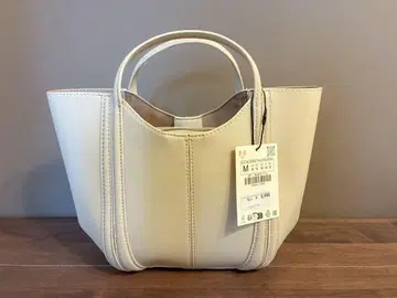 ZARA 스티치 미니 시티백 에크루