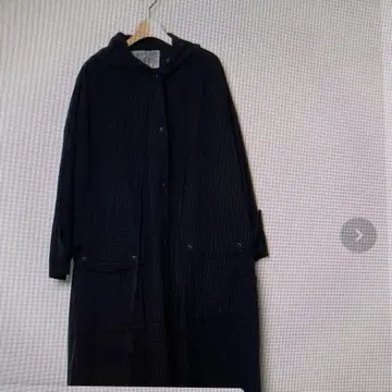 안티카 후드 부착 블랙 롱 코트