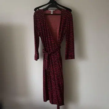 Diane von Furstenberg 실크 랩 원피스 사이즈 6