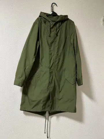 올리브 그린 모즈 코트 후드 부착