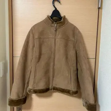 무스탕풍 브라운 자켓