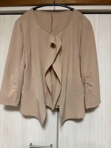 MLLE의 노카라 자켓