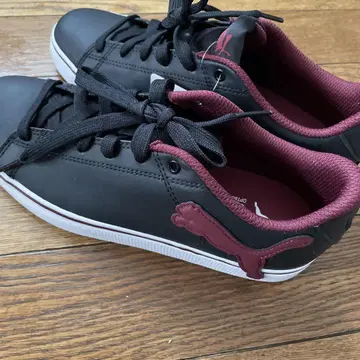 미사용 푸마 스니커즈 23.5