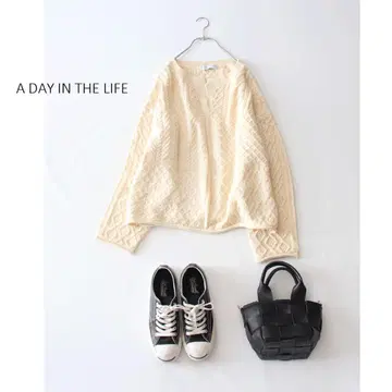 A Day in the Life 유나이티드 애로우즈 케이블 키넥 니트