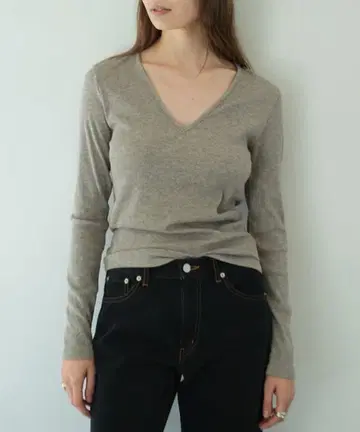 CLANE V NECK COMPACT TOPS 새상품급