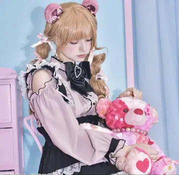 Dear My Love 하트 버클 리본 오프숄더 블라우스