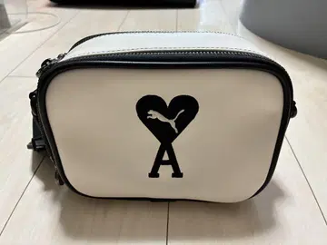 PUMA ami 숄더백 화이트/블랙