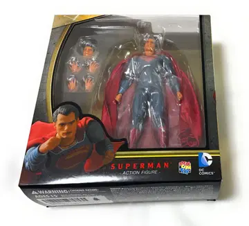MAFEX SUPERMAN 배트맨 vs 슈퍼맨 저스티스의 탄생