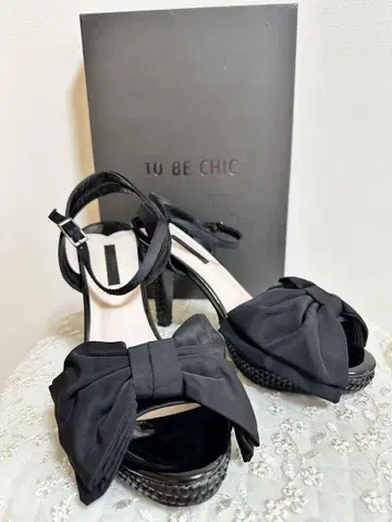 TO BE CHIC 리본 펌프스 성숙/러블리