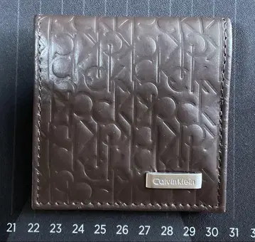 Calvin Klein 브라운 코인 케이스