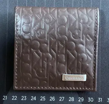 Calvin Klein 브라운 코인 케이스