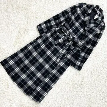 [새상품] 내추럴 꾸뛰르 블랙 체크 무늬 롱 코트 벨트 슬릿 F