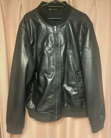 ZARA 인조 가죽 봄버 자켓 블랙