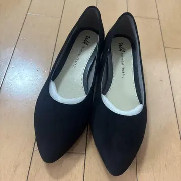 오리엔탈 트래픽 블랙 스틸레토 펌프스