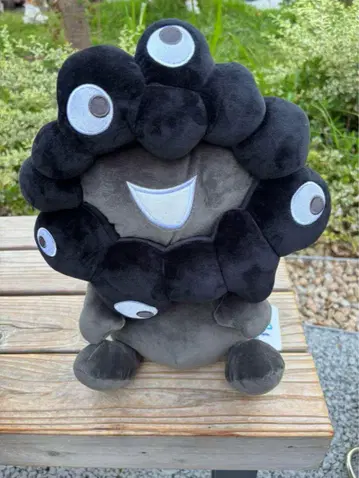 유니크한 눈의 봉제 인형 본체