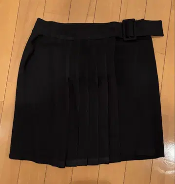블랙 플리츠 랩 미니 스커트 벨트 포함
