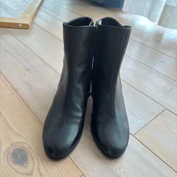 [ 미사용 새상품 ] REGAL 블랙 부츠 23cm