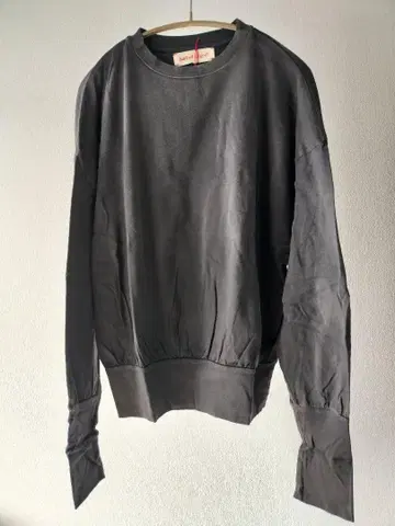 barbell object fade l/s top black