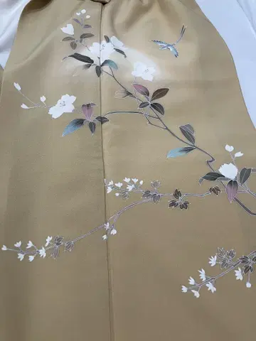 츠케사게 기모노 산황색