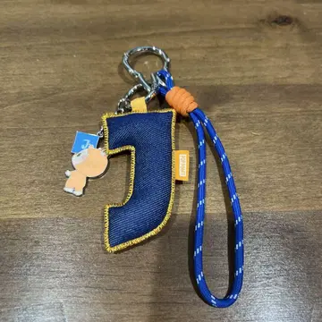 러브브 [ J ] 형 키링
