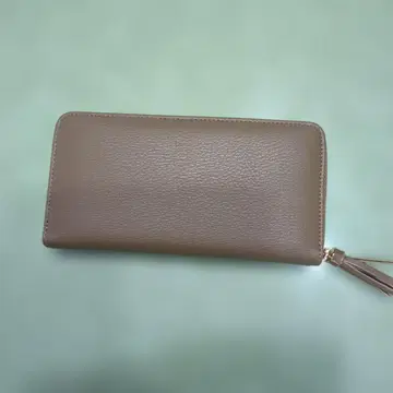 브라운 가죽 장지갑 태슬 포함
