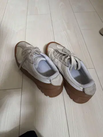 오니츠카타이거 데레게이션 청크