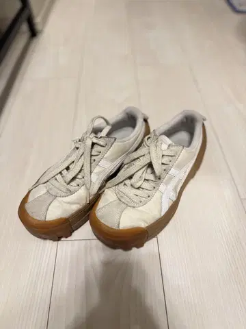 오니츠카타이거 데레게이션 청크