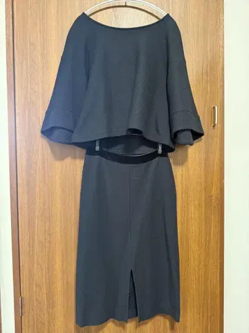 스픽앤스팬 블랙 셋업 스커트 셋업