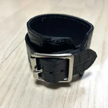 Jutta Neumann x EDIFICE LA BOUCLE 리스트 밴드