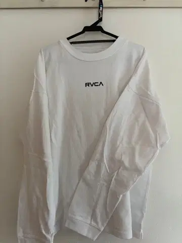 RVCA 화이트 롱 슬리브 티셔츠