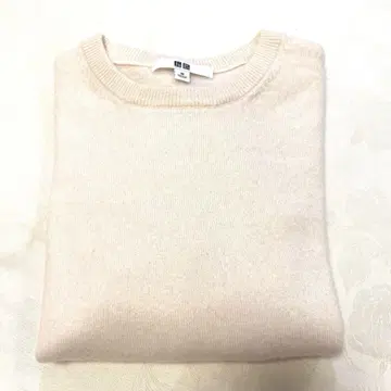 UNIQLO 캐시미어 100% 아이보리 스웨터 M 사이즈