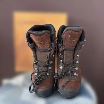 AKU 등산화 코나도III GTX ISG 27cm