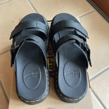 Dr.Martens 블랙 더블 스트랩 샌들