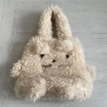 퍼 소재 곰 모양 토트백
