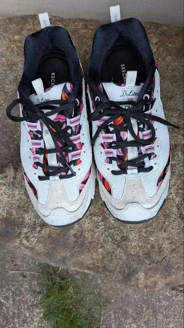 Skechers 플라워 패턴 스니커즈 25.5cm