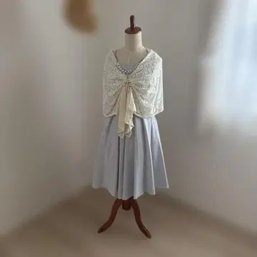 라이트 블루 레이스 드레스