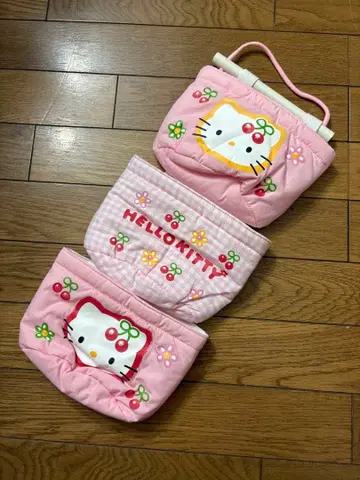 헬로키티 월 포켓 체리 미사용